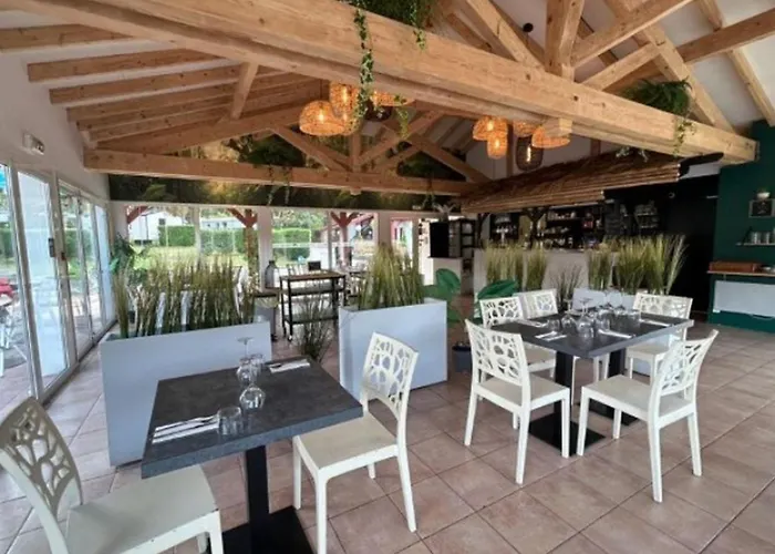 Mobil A Pour 5 Pers. Avec Terrasse - Api-1-52-1579 Camping